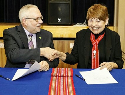 mou_signing.jpg